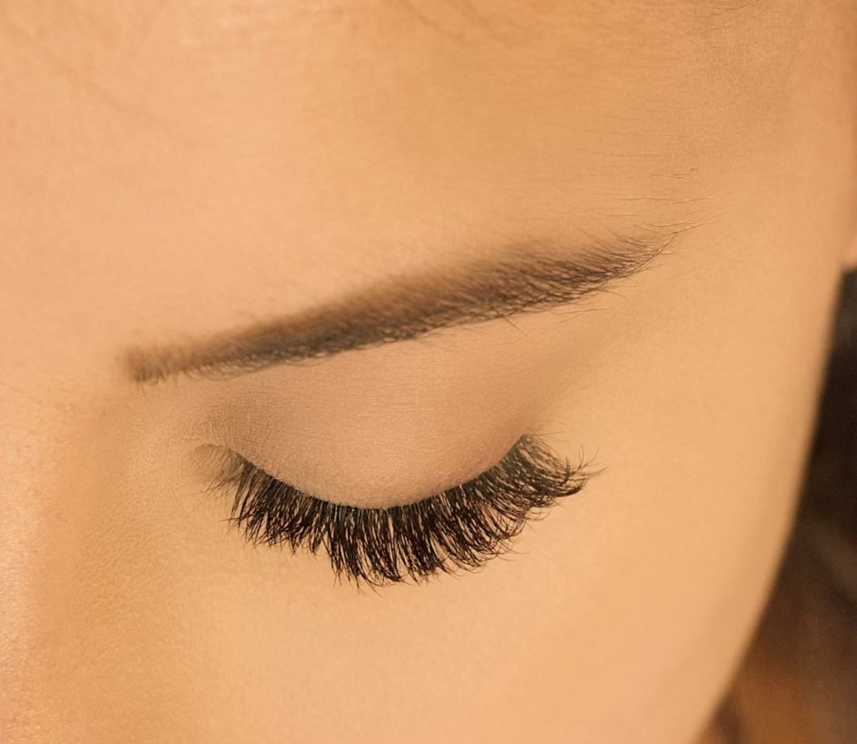 Velvet Volume | Pre-Glued D-Curl Press-On Lashes