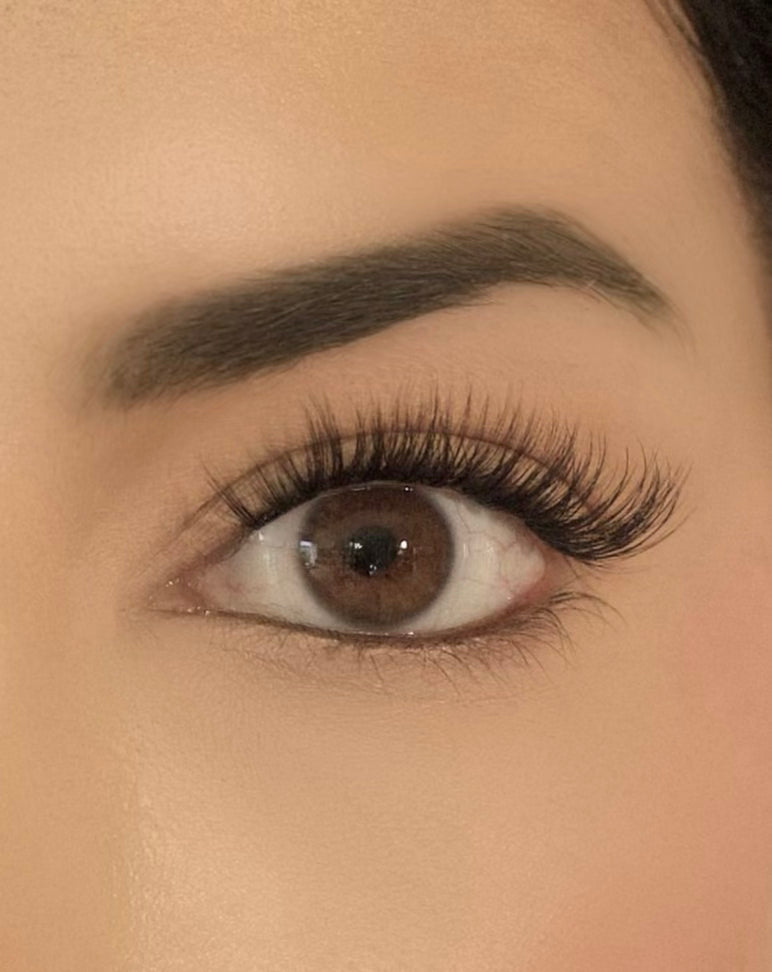 Hybrid |  Pre-Glued Press-On Lashes